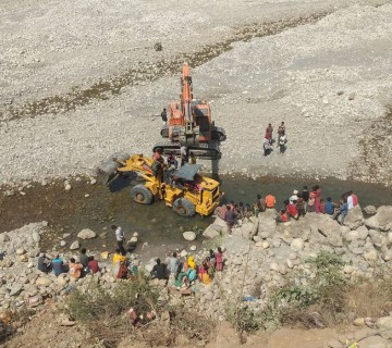 लोडर दुर्घटना हुँदा एकको मृत्यु